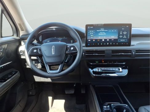 Used 2023 Lincoln Corsair AWD w/ Equipment Group 101A image 10