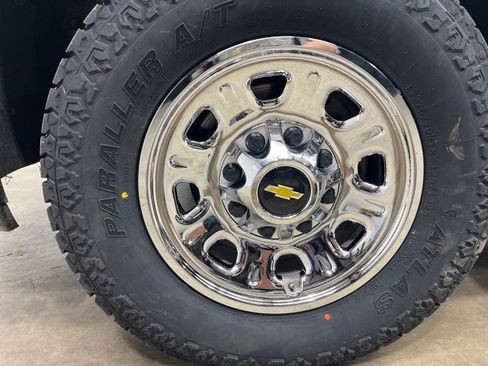 Used 2022 Chevrolet Silverado 2500 LT w/ Convenience Package image 35