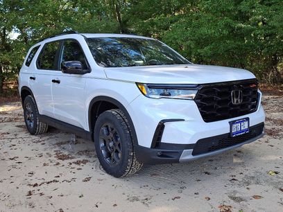 New 2025 Honda Pilot TrailSport