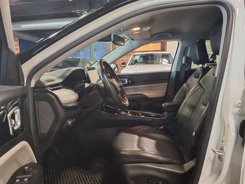 Used 2022 Jeep Compass Limited image 16