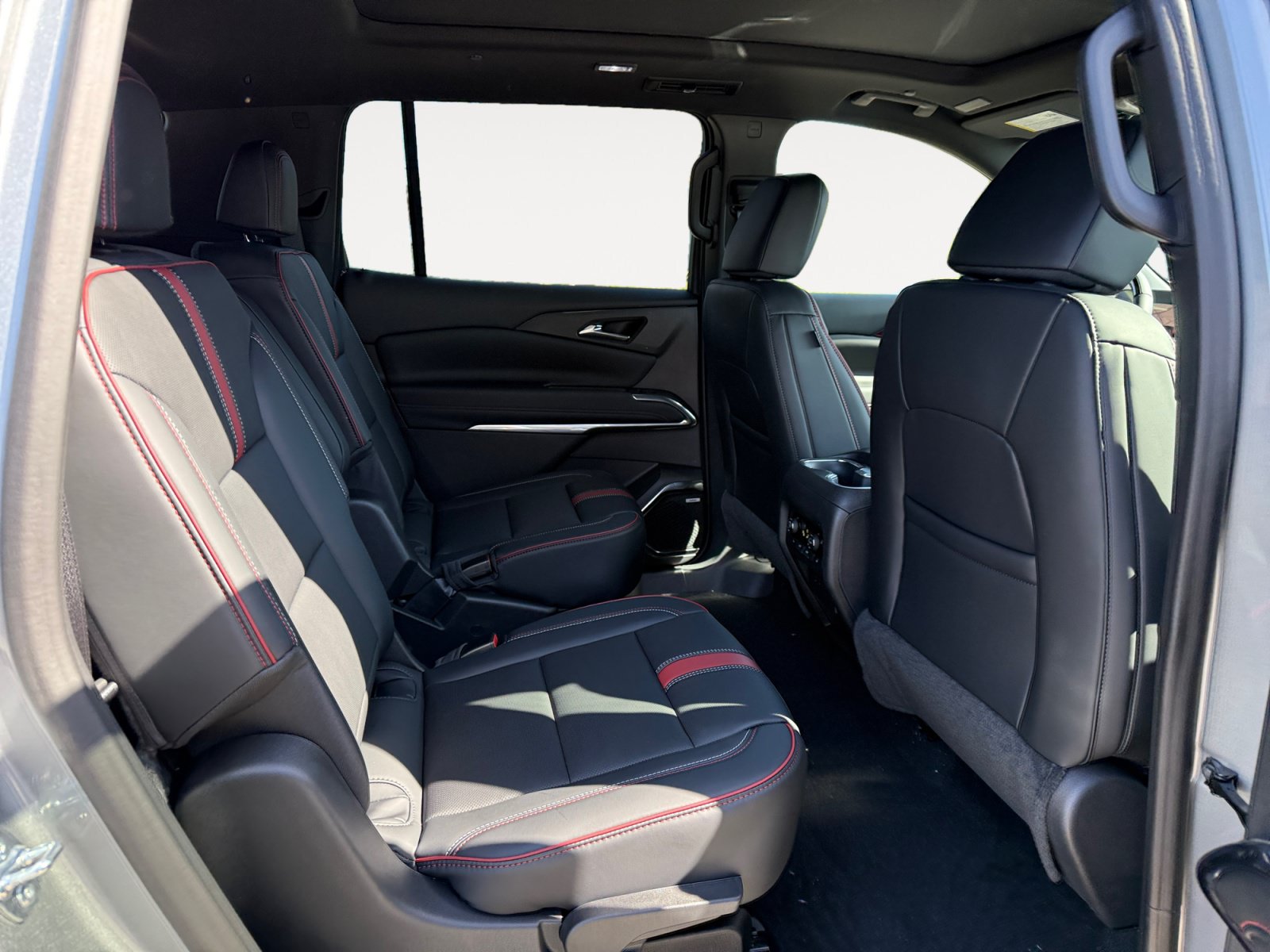 New 2027 Chevrolet Traverse RS AWD/4WD image 18