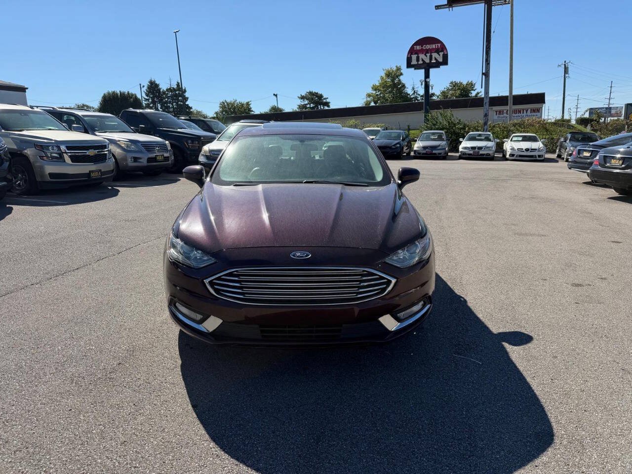 Used 2017 Ford Fusion SE w/ Equipment Group 201A FWD image 2