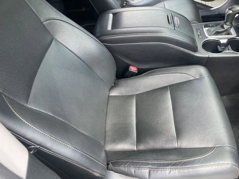 Used 2015 Toyota Highlander Limited Platinum AWD/4WD image 36