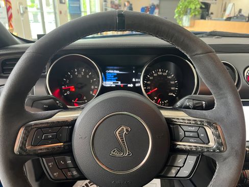 Certified 2017 Ford Mustang Shelby GT350 w/ Convenience Package RWD image 19