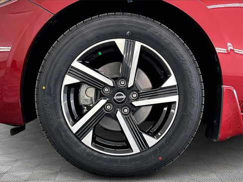 Used 2024 Nissan Sentra SV image 9