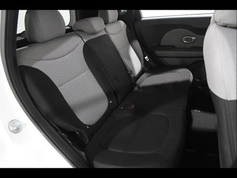 Used 2016 Kia Soul w/ Option Group 020 FWD image 16