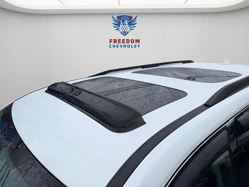 Used 2021 Chevrolet Traverse LT w/ LT Premium Package image 10