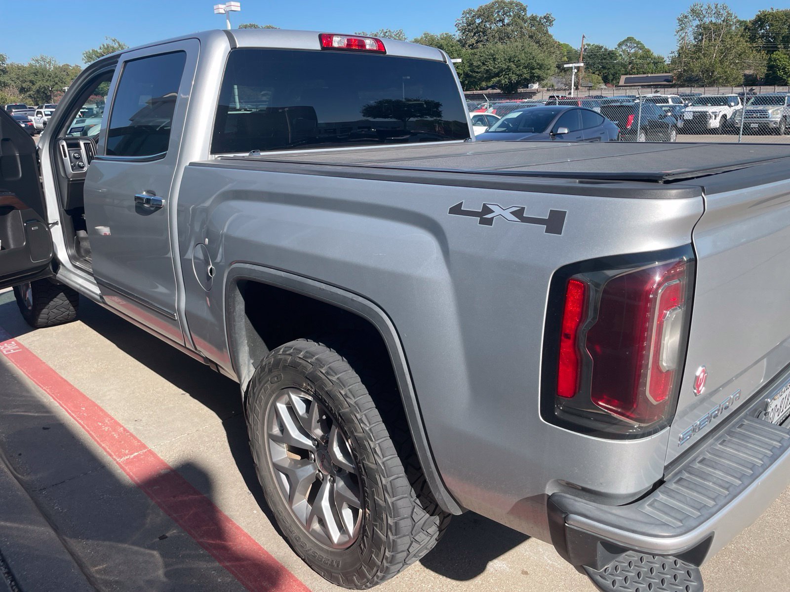 Used 2018 GMC Sierra 1500 SLT w/ Texas SLT Premium Package AWD/4WD image 3