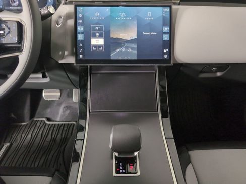 Certified 2026 Land Rover Range Rover Velar Dynamic SE image 22