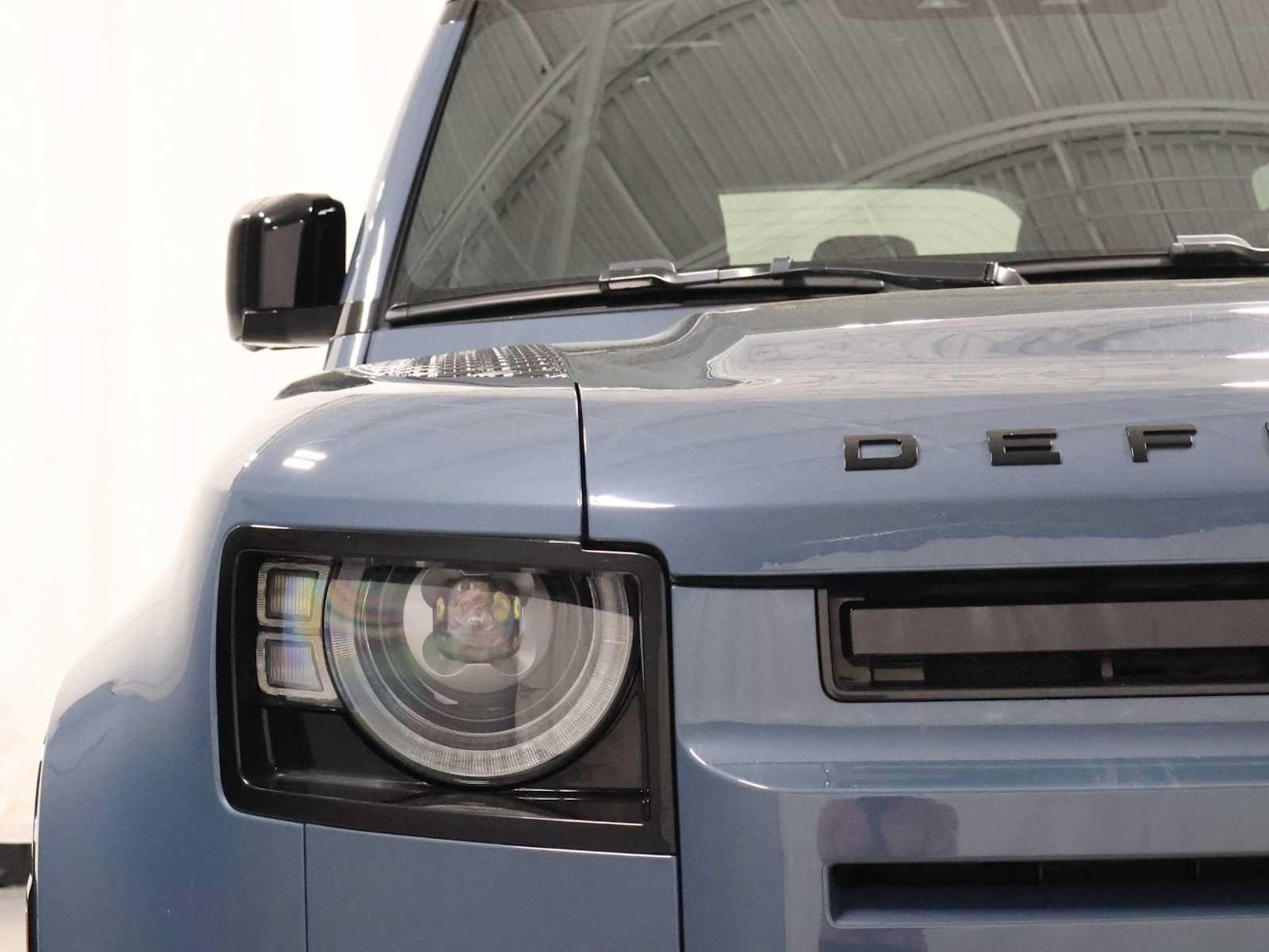 Used 2024 Land Rover Defender 110 X-Dynamic SE AWD/4WD image 15