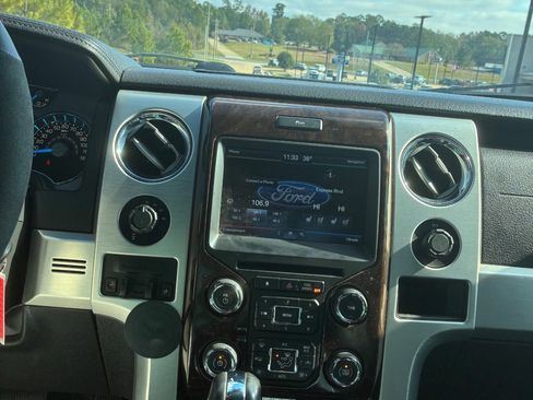 Used 2014 Ford F150 Platinum image 17