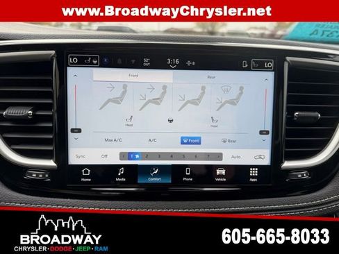 New 2026 Chrysler Pacifica Select image 17