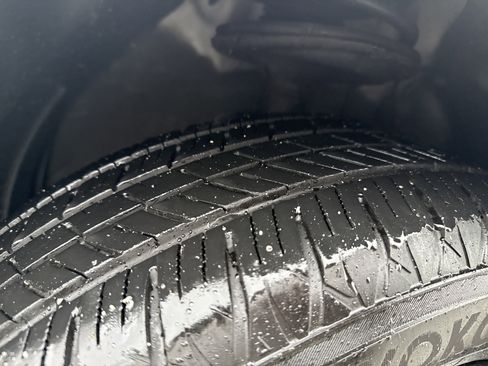 Used 2014 Toyota Camry L image 8