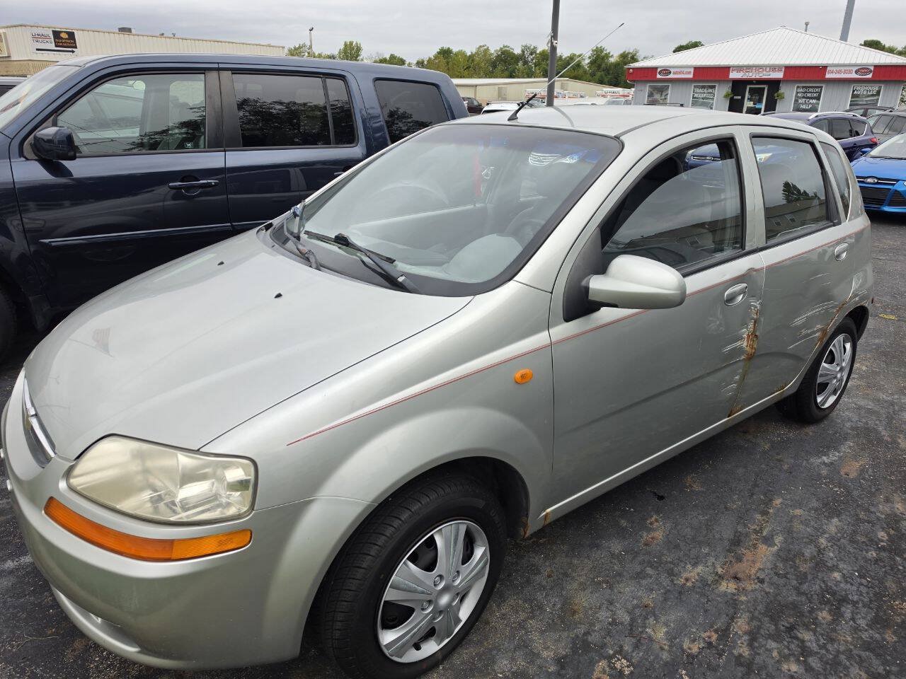 Used 2004 Chevrolet Aveo Hatchback FWD image 1
