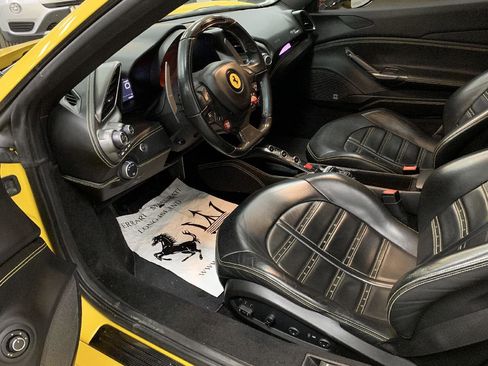 Used 2017 Ferrari 488 Spider image 15