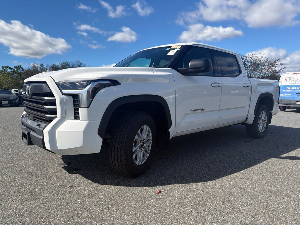 Used 2022 Toyota Tundra SR5 AWD/4WD image 3