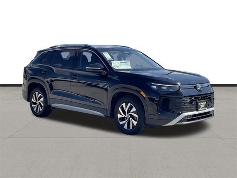 New 2025 Volkswagen Tiguan S image 3