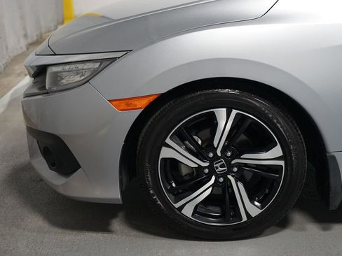 Used 2017 Honda Civic Touring image 5