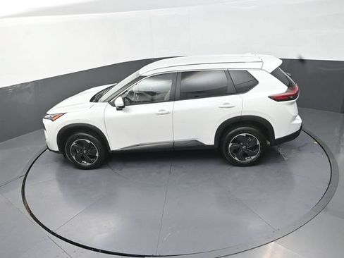 Used 2025 Nissan Rogue SV AWD/4WD image 26