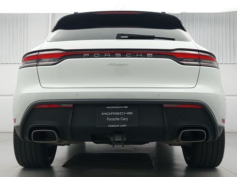 Certified 2025 Porsche Macan AWD/4WD image 6