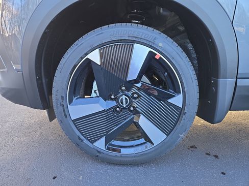 New 2026 Nissan Kicks SR w/ Cold Weather Package image 9