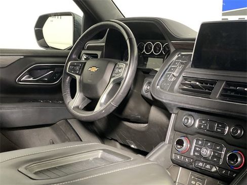 Used 2021 Chevrolet Suburban LT w/ Luxury Package image 10
