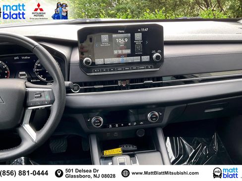 Used 2023 Mitsubishi Outlander SE image 7