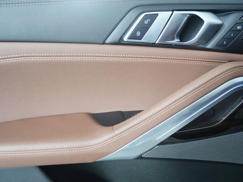 Used 2025 BMW X6 xDrive40i image 8