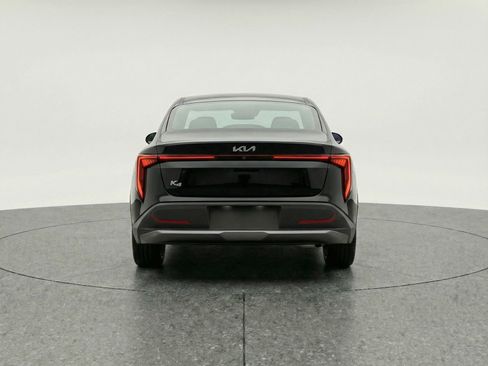 Used 2025 Kia K4 LXS image 7