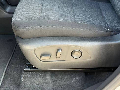 New 2026 GMC Acadia Elevation image 16