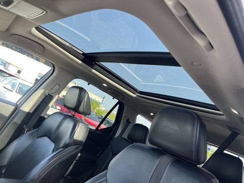Used 2025 Honda Pilot Touring image 18