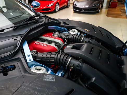 Used 2025 Ferrari Purosangue AWD/4WD image 41