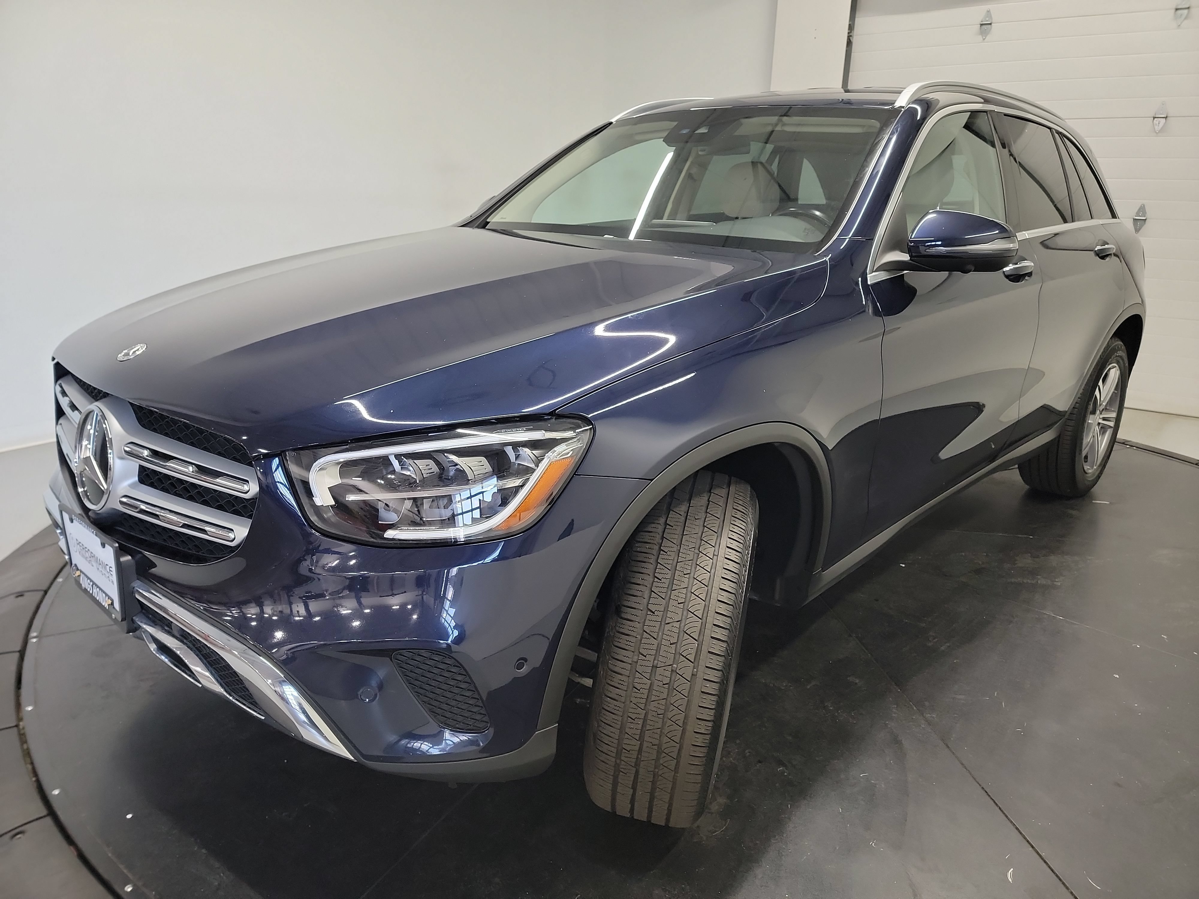 Used 2022 Mercedes-Benz GLC 300 4MATIC image 3
