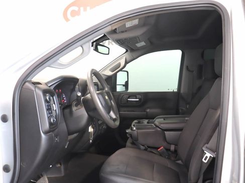 Used 2022 Chevrolet Silverado 2500 Custom w/ Custom Value Package AWD/4WD image 8