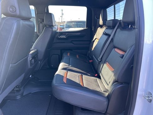 Used 2022 GMC Sierra 1500 AT4 w/ AT4 Premium Package image 17