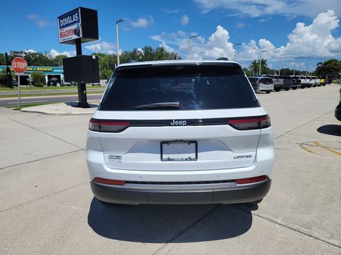 Used 2026 Jeep Grand Cherokee Limited w/ Luxury Tech Group II RWD image 4