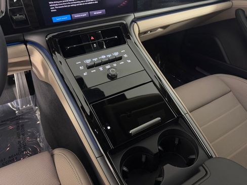 Certified 2025 Porsche Panamera 4 image 29