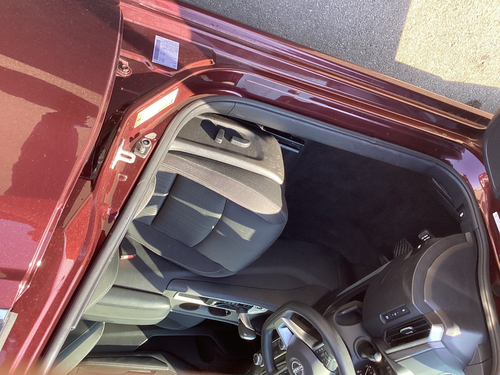Used 2025 Nissan Altima 2.5 SV FWD image 11