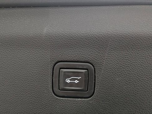 Used 2021 Buick Enclave Premium w/ Sun and Sites Package AWD/4WD image 17