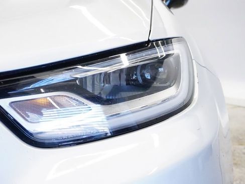 Certified 2024 Chrysler Pacifica Touring-L image 12