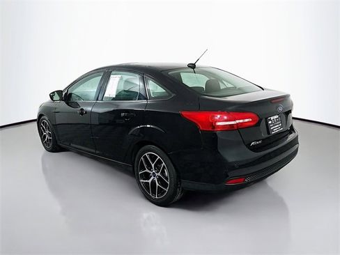 Used 2018 Ford Focus SEL image 5
