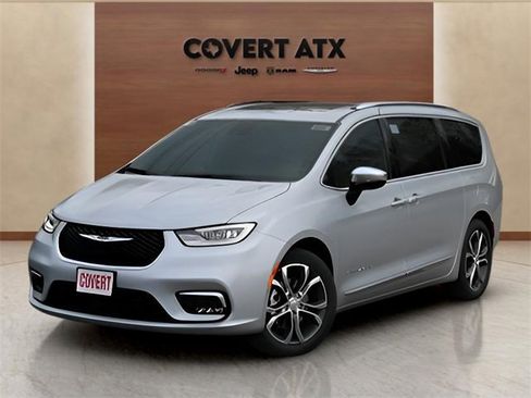 New 2026 Chrysler Pacifica Pinnacle image 1