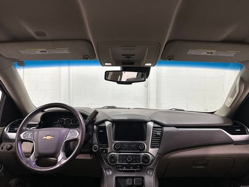 Used 2020 Chevrolet Suburban LT w/ Luxury Package RWD image 59