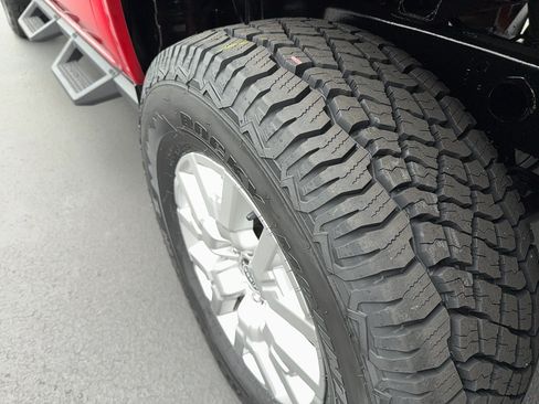 Used 2023 Nissan Frontier SV w/ SV Convenience Package AWD/4WD image 11