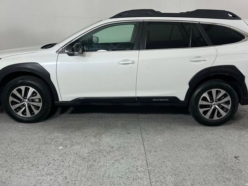 Used 2024 Subaru Outback Premium AWD/4WD image 6