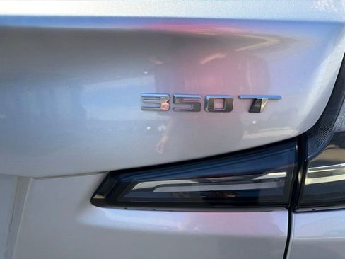 Used 2022 Cadillac XT4 Sport w/ Cold Weather Package AWD/4WD image 9