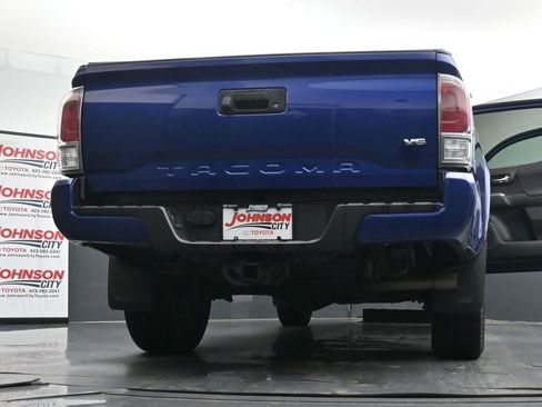 Used 2023 Toyota Tacoma TRD Sport AWD/4WD image 43