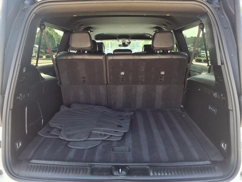 Used 2024 Jeep Wagoneer L Series III w/ Flexible Seating Group AWD/4WD image 16