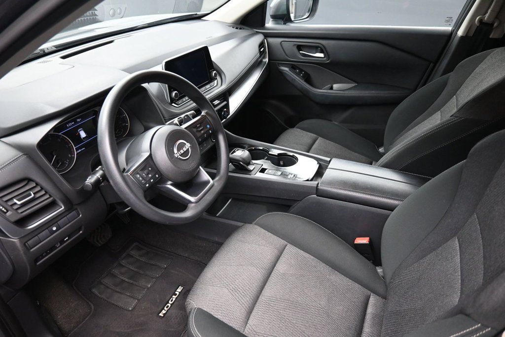 Used 2024 Nissan Rogue SV FWD image 16