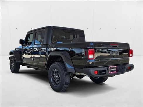 New 2025 Jeep Gladiator Sport image 9